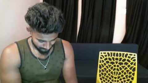 Snapshot of indianbull2023 chatting on April 19, 4:34 am indian slim boy with big for u online show from April 19, 4:34 am