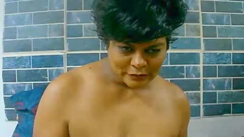 Snapshot of indiancherrypie chatting on December 6, 1:22 pm indiancherrypie online show from December 6, 1:22 pm