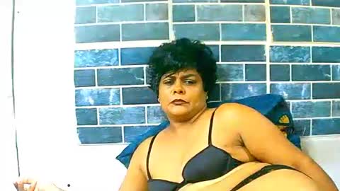 Snapshot of indiancherrypie chatting on December 12, 8:03 am indiancherrypie online show from December 12, 8:03 am