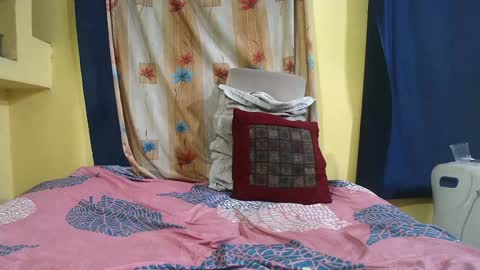 Snapshot of indiancumking chatting on January 24, 1:24 am inindiancumking online show from January 24, 1:24 am