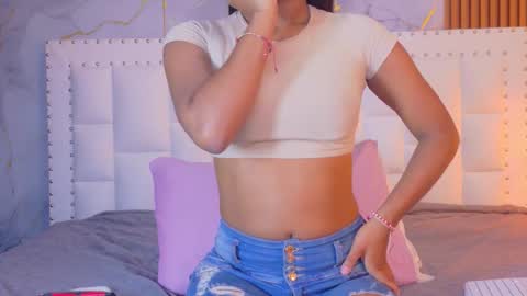 LITTLE AINHOA  online show from March 17, 7:39 pm