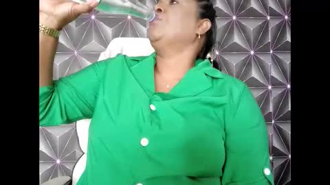 Snapshot of indiandelia chatting on October 26, 10:54 am indiandelia online show from October 26, 10:54 am