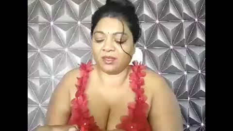 Snapshot of indiandelia chatting on May 28, 8:44 am indiandelia online show from May 28, 8:44 am