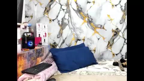 Lia online show from April 28, 7:57 am