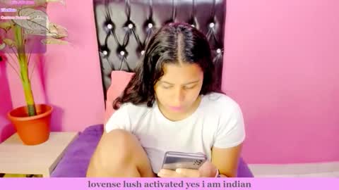 PARADISEQUEEN online show from March 27, 2:28 pm