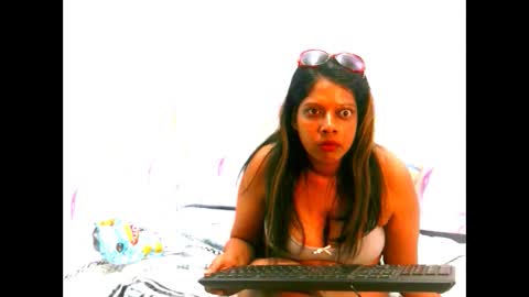 Snapshot of indianfoxy694u chatting on November 28, 7:05 pm Aisha online show from November 28, 7:05 pm