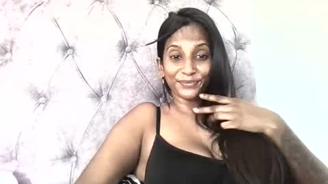 Snapshot of indianjasmin chatting on December 22, 7:49 am priya online show from December 22, 7:49 am
