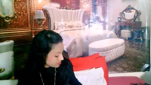 Leah online show from October 6, 5:05 am
