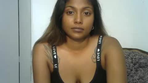 indianqtpie6 online show from April 12, 6:13 pm