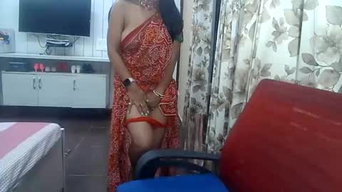 Snapshot of indianrads9 chatting on April 25, 5:21 pm Radha online show from April 25, 5:21 pm