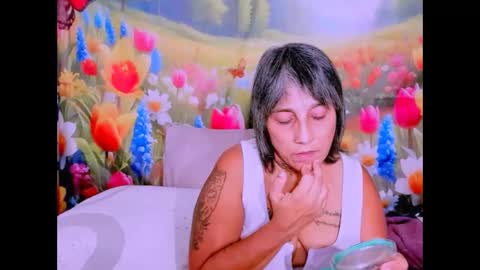 indianroxy27 online show from February 25, 1:48 am