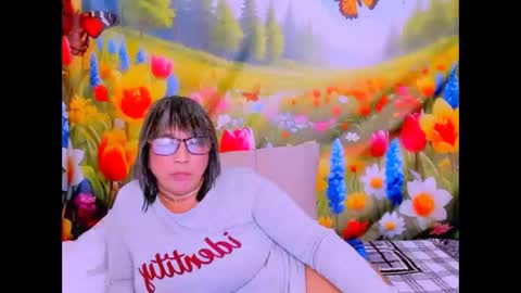 indianroxy27 online show from April 10, 6:23 pm