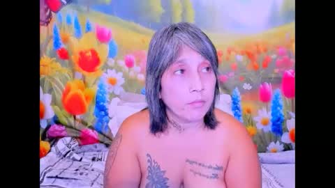 indianroxy27 online show from April 12, 1:27 pm