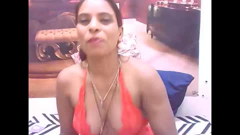 indiansexyass4u2luv online show from February 18, 7:30 pm