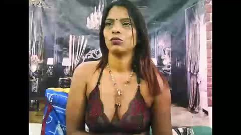 Snapshot of indiansexyass4u2luv chatting on November 21, 6:23 am indiansexyass4u2luv online show from November 21, 6:23 am
