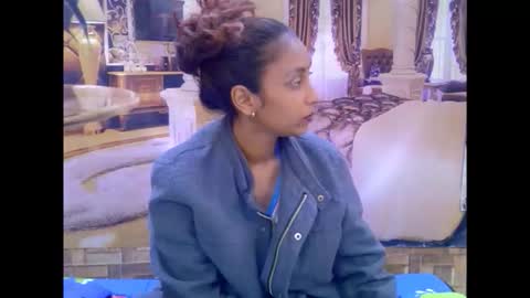 indiansexybutt4u2luv online show from March 10, 5:45 am