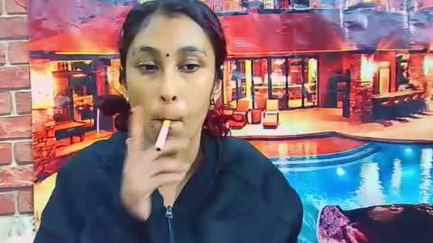 indiansexybutt4u2luv online show from June 2, 5:20 am