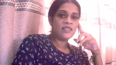Snapshot of indiansexyy21 chatting on May 30, 12:13 pm indiansexyy21 online show from May 30, 12:13 pm