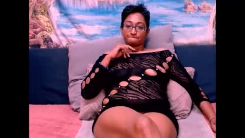 Shreya online show from December 2, 9:39 pm