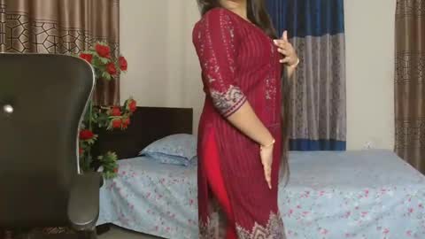 Snapshot of indiantina chatting on November 24, 12:27 pm tina online show from November 24, 12:27 pm