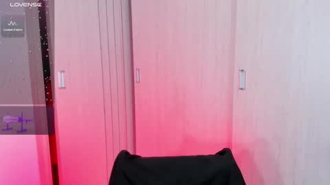 Snapshot of indie_78 chatting on March 2, 10:05 pm Hey Im Indie follow me on my instagram online show from March 2, 10:05 pm