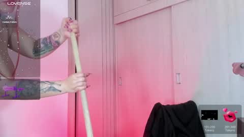 Snapshot of indie_78 chatting on March 5, 11:49 pm Hey Im Indie follow me on my instagram online show from March 5, 11:49 pm