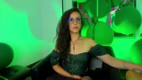 Snapshot of indigo_sativa chatting on March 17, 10:46 pm Indigo Wild online show from March 17, 10:46 pm