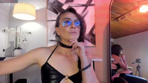 Snapshot of indigo_sativa chatting on May 5, 1:57 am Indigo Wild online show from May 5, 1:57 am