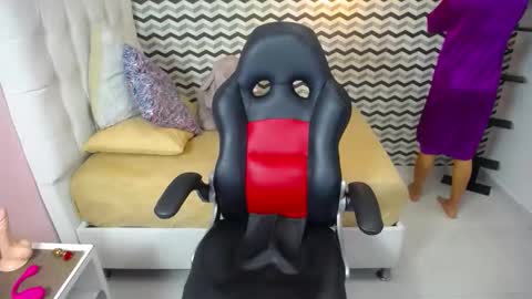   online show from February 7, 1:59 pm