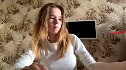 Snapshot of inespacheco chatting on June 12, 1:54 pm Sofia online show from June 12, 1:54 pm