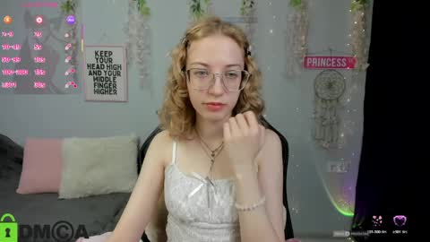 Mia online show from April 1, 12:39 pm