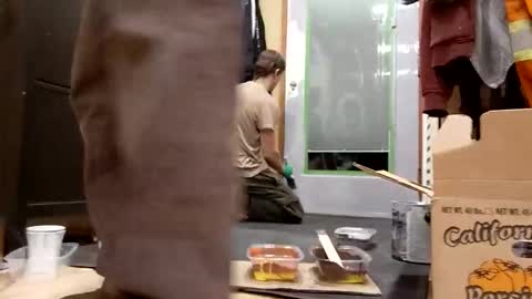 Snapshot of info_chat chatting on December 14, 1:44 am sir. Grummps online show from December 14, 1:44 am