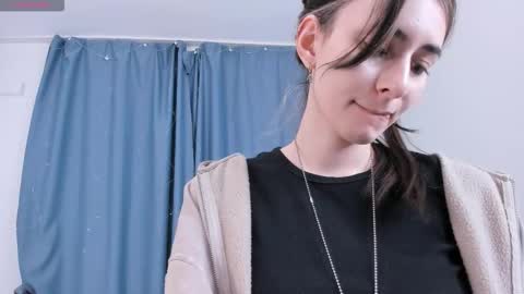 Snapshot of ingachaudoin chatting on February 19, 12:23 pm Saya online show from February 19, 12:23 pm