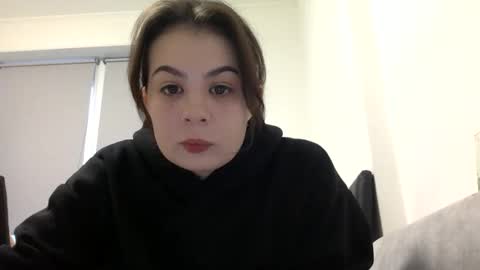 Snapshot of ingawell chatting on October 31, 6:47 am Inga online show from October 31, 6:47 am