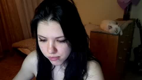 Mia online show from April 17, 1:58 pm