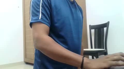 Inglorious Hairy Uncut online show from April 4, 4:33 am