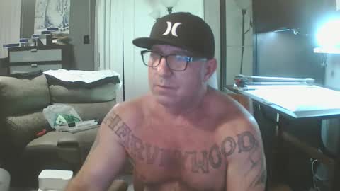 Snapshot of inittogetitin chatting on December 4, 12:03 pm inittogetitin online show from December 4, 12:03 pm