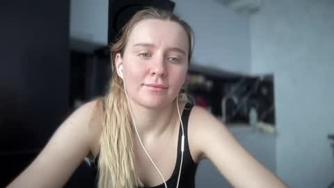 iniva05 online show from April 15, 9:49 am