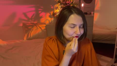 Snapshot of inner__light chatting on June 16, 9:28 pm inner__light online show from June 16, 9:28 pm