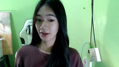 Reign online show from December 3, 8:40 pm