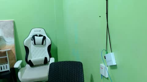 Reign online show from February 12, 1:55 am