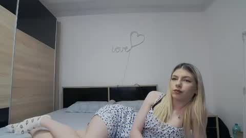 innocentangel2 online show from May 27, 7:11 pm
