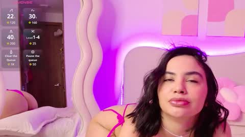 Snapshot of innocentlady_ chatting on September 18, 2:08 pm SELENA online show from September 18, 2:08 pm