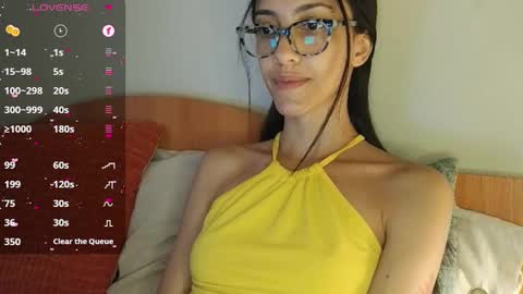 Snapshot of innocentlatiina chatting on January 27, 11:54 pm Laroa online show from January 27, 11:54 pm