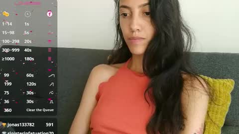 Snapshot of innocentlatiina chatting on February 18, 7:52 pm Laroa online show from February 18, 7:52 pm