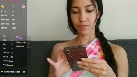 Snapshot of innocentlatiina chatting on November 14, 8:29 pm Laroa online show from November 14, 8:29 pm