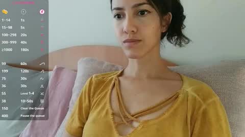 Snapshot of innocentlatiina chatting on November 20, 7:02 pm Laroa online show from November 20, 7:02 pm