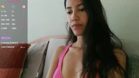 Snapshot of innocentlatiina chatting on December 2, 9:10 pm Laroa online show from December 2, 9:10 pm