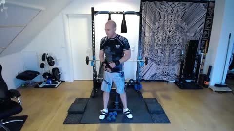 Snapshot of insanemaxxx chatting on December 6, 10:38 am insanemaxxx online show from December 6, 10:38 am