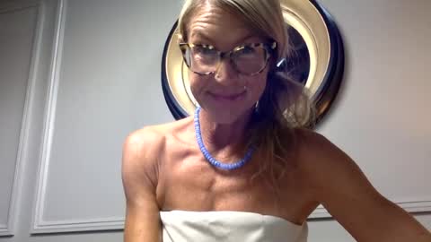 Snapshot of insatiablekate chatting on July 31, 10:42 pm Insatiablekate online show from July 31, 10:42 pm